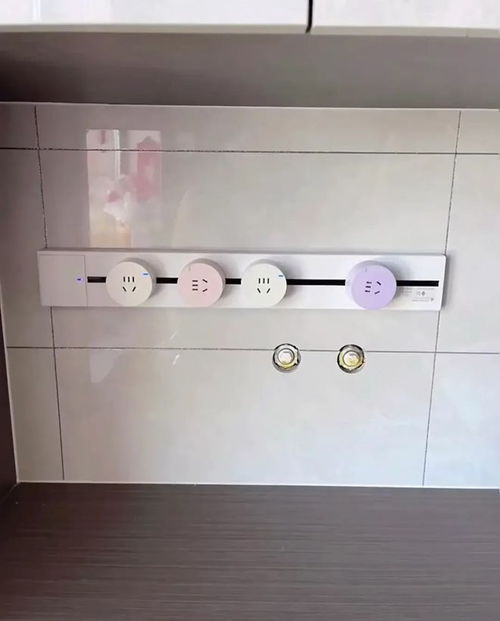 用了2次插线板，我终于明白了500元轨道插座和50元面板插座的区别